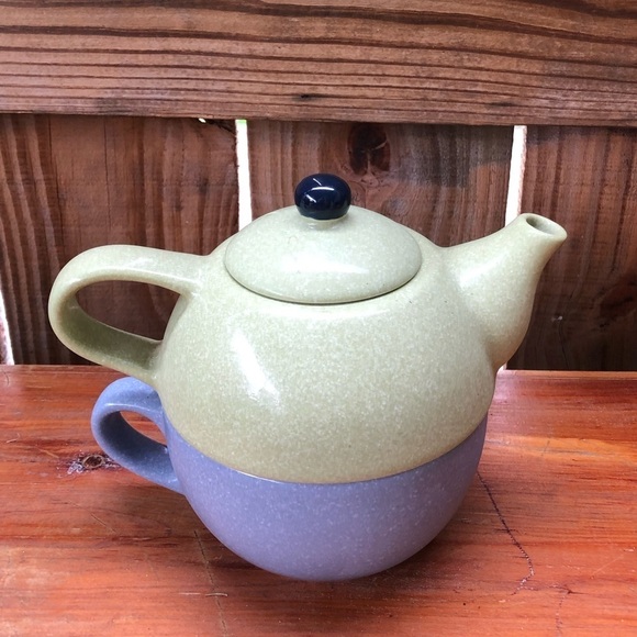 Agatha’s Bester Glazed Ceramic Individual Teapot - Picture 1 of 7